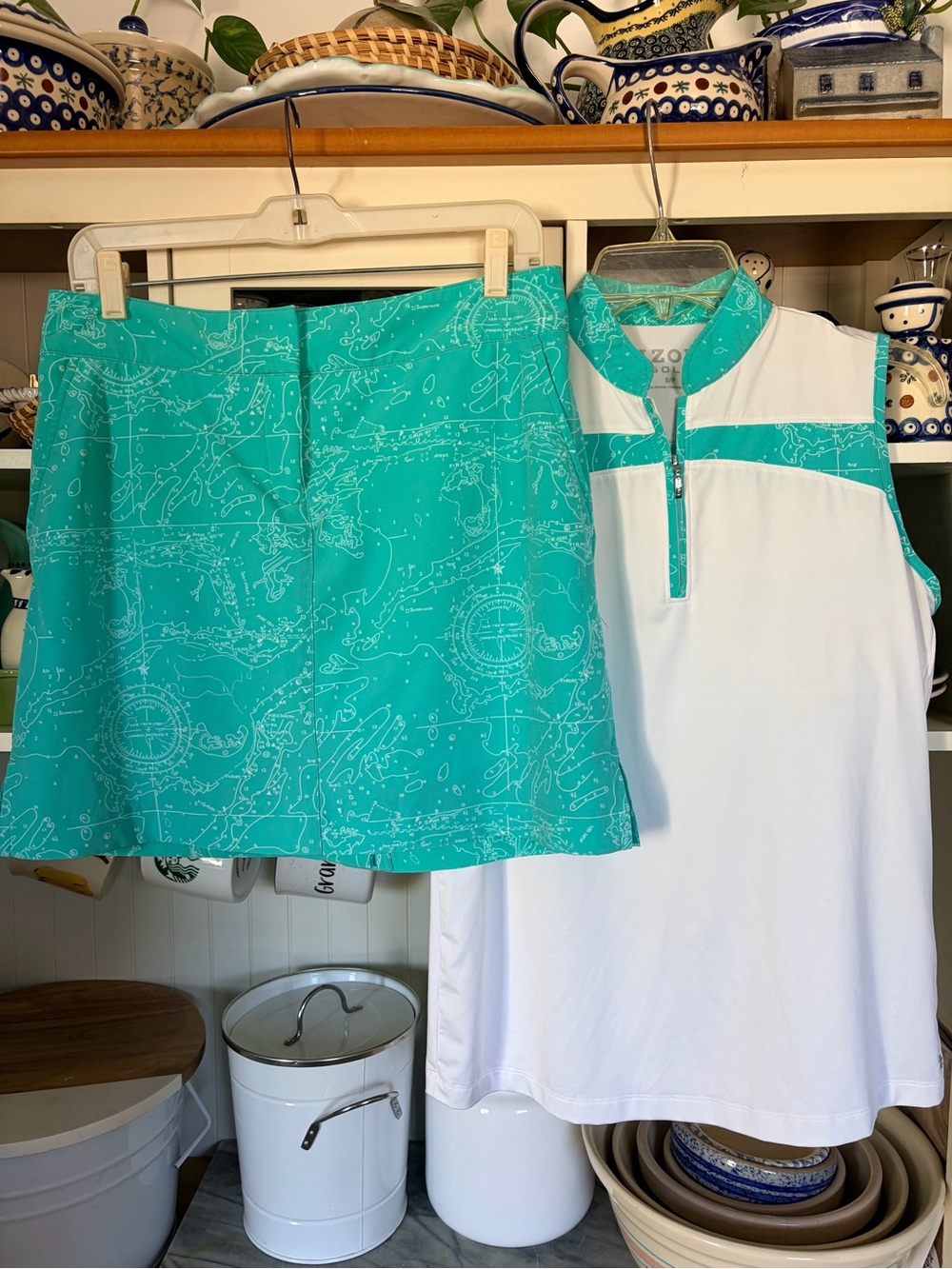 Izod Pickleball/Golf Top/Skort Set Sz Sm & 4. Turquoise Map Print